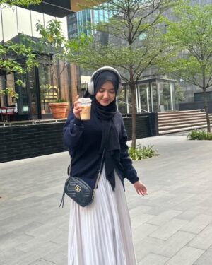 Wirda Mansur Instagram - Coba komen di postingan ini seakan akan kita saudara 😂