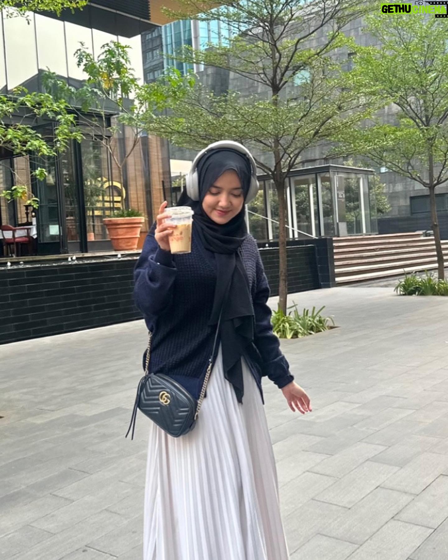 Wirda Mansur - 73.8K Likes - Coba komen di postingan ini seakan akan kita saudara 😂