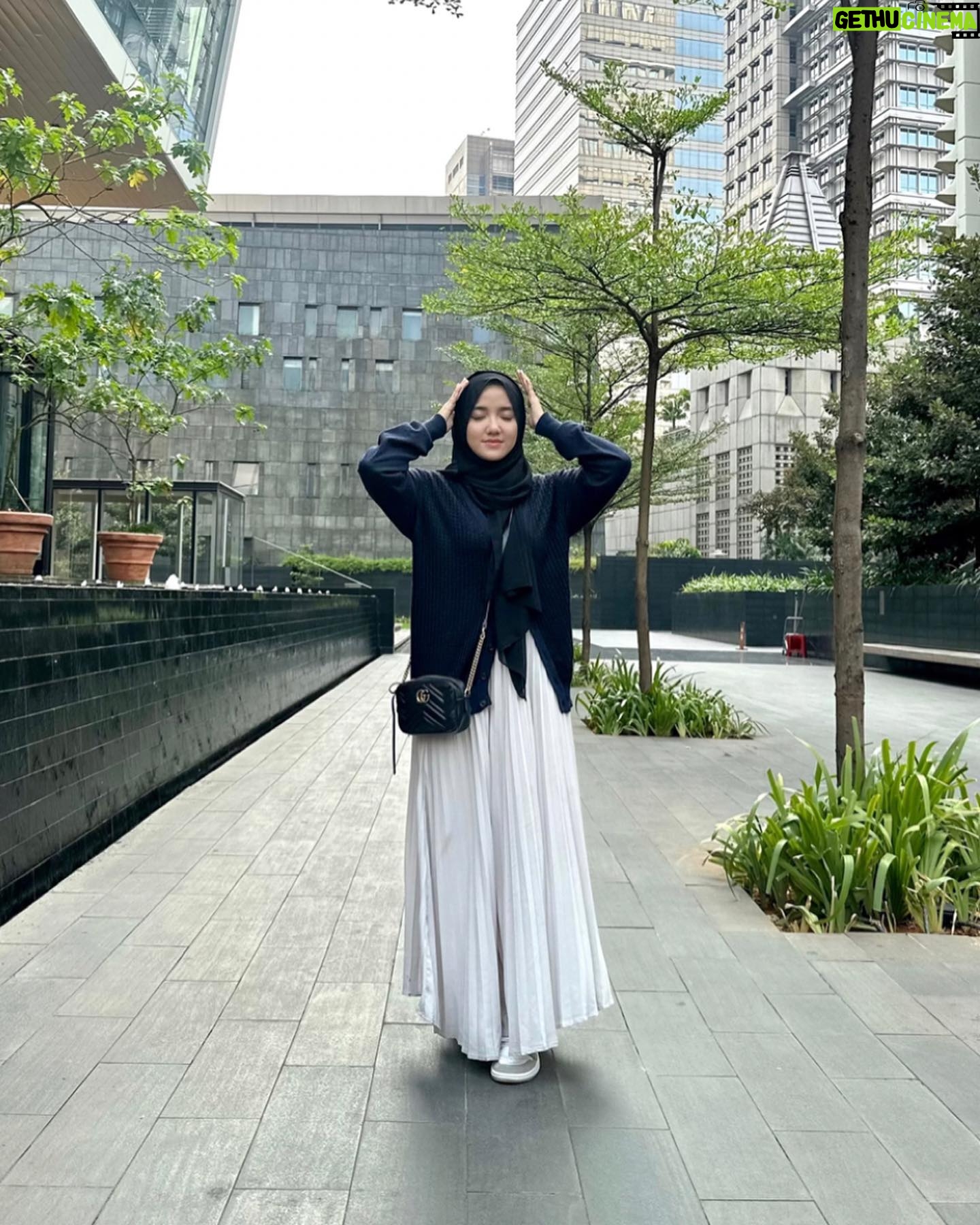 Wirda Mansur - 73.8K Likes - Coba komen di postingan ini seakan akan kita saudara 😂