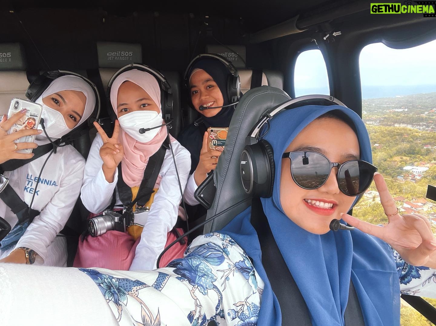 Wirda Mansur - 233K Likes - Naik 🚁 check! Alhamdulillah kemarin bersama @naya1402 & @afifah_apriliana14 MABers yang menang reward Trip Bali @millennialantibokek

Gue seneng banget ngajak kawan-kawan di MAB untuk membangun impian & berafirmasi. Datengin tempat keren, mewah, bagus, lalu afirmasi besok kita yang punya, yang bikin, yang usaha 😁

Alhamdulillah kali ini bisa beneran bawa MABers buat rasain langsung, dan afirmasi di TKP 😁 kelak bakal jadi Nyonya Nyonya besar, insya Allah.. jadi Menteri Pariwisata 😁 ngebangkitin ekonomi tiap lini, dan ngidupin pariwisata di berbagai Kota, Tanah Air, Aamiin..

Kalau kalian, impian & afirmasinya apa? 😍❤️