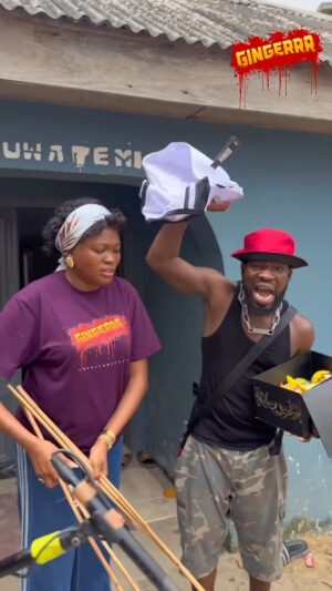 Wumi Toriola Instagram - Action?! My friend cut!!!! @brodashaggi Oya Open that box! Premiere day is here!!!