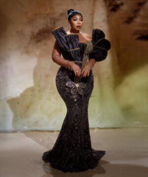 Wumi Toriola Instagram - Premierre Ready😃😃😃😃

USA chapter

EP/investor way❤️❤️❤️❤️❤️❤️
 
Styled @lolarsfinesse 
Hair styled @bosslady_hairlinecare 
Makeup @beckyglam_studio 
Photography @toniegrapher