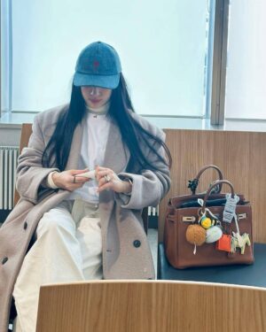 Wutt Hmone Shwe Yi Instagram - Airport fit checked ✅❄️🌬️