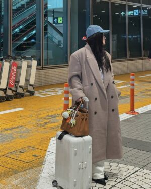 Wutt Hmone Shwe Yi Instagram - Airport fit checked ✅❄️🌬️