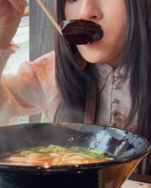 Wutt Hmone Shwe Yi Instagram - Kyoto Story . 🍦🪭💖🪄🏔️🍡🌸 🍦