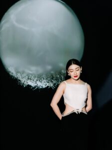 Actress Wutt Hmone Shwe Yi HD Photos and Wallpapers September 2025