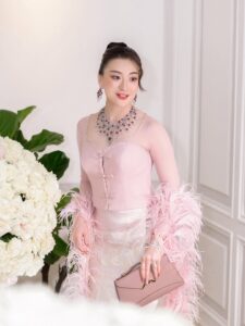 Actress Wutt Hmone Shwe Yi HD Photos and Wallpapers June 2025