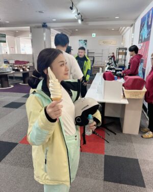 Wutt Hmone Shwe Yi Instagram - Hokkaido recap ❄️⛷️🎿🇯🇵☃️
#wutthmoneshweyi
#hokkaidosgram