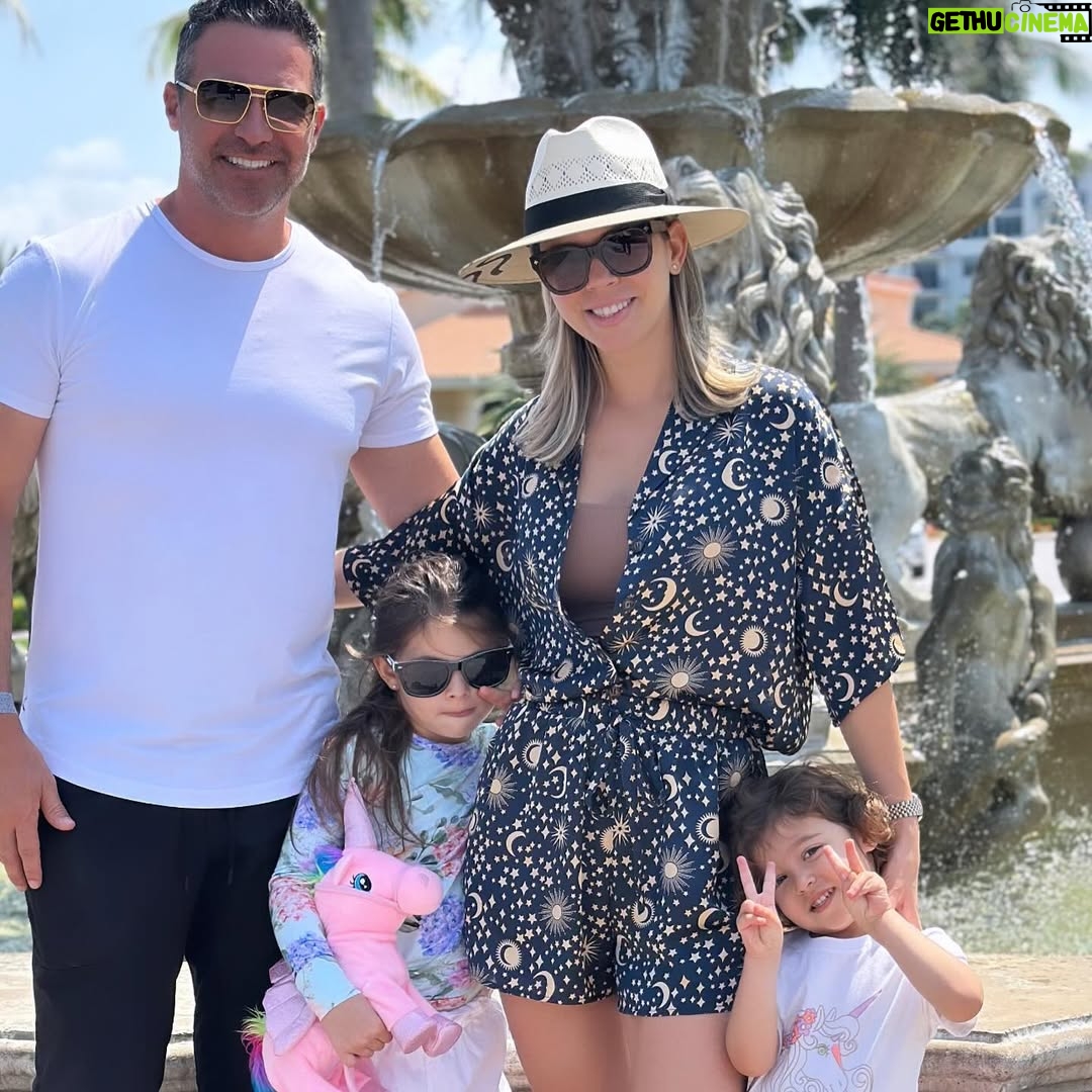 Ximena Duque - 144.5K Likes - Ser madre es la bendición mas grande que Dios me ha dado…
Hoy y todos los dias agradezco por esta bendición y por la fortuna de disfrutar de mi madre cada dia. 
Gracias mi amor @jayadkins3 por hacer de este dia uno tan especial. 
Hijos @carabiascristan @lunaadkins3 @skyeadkins_3 LOS AMO CON MI VIDA ❤️ gracias por hacerme la mamá mas feliz del mundo!!! 

Este año escogimos el hotel @trumpdoral para pasar el fin de semana del dia de la madre y la experiencia ha sido maravillosa de principio a fin!!! 

#mothersday #love #family #momandson #momanddaughter  #son #daughters #husbandandwife #trumpdoral #miami #golf