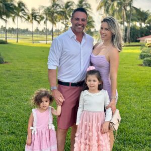 Ximena Duque Instagram - Ser madre es la bendición mas grande que Dios me ha dado…
Hoy y todos los dias agradezco por esta bendición y por la fortuna de disfrutar de mi madre cada dia. 
Gracias mi amor @jayadkins3 por hacer de este dia uno tan especial. 
Hijos @carabiascristan @lunaadkins3 @skyeadkins_3 LOS AMO CON MI VIDA ❤️ gracias por hacerme la mamá mas feliz del mundo!!! 

Este año escogimos el hotel @trumpdoral para pasar el fin de semana del dia de la madre y la experiencia ha sido maravillosa de principio a fin!!! 

#mothersday #love #family #momandson #momanddaughter  #son #daughters #husbandandwife #trumpdoral #miami #golf