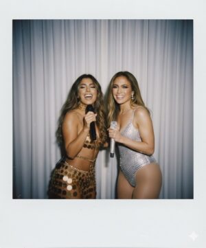 Yahaira Plasencia Instagram - Tenía estas fotos guadadas bajo 7 llaves 🔑 
Pero es momento de sacarlas🫣❤️
Los envidiosos dirán que es IA🙄😂

I Love you @jlo❤️ por siempre y para siempre💣