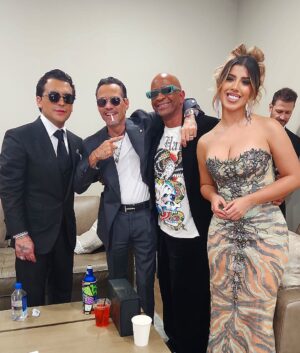 Yahaira Plasencia Instagram - Una noche inolvidable!! 
La Salsa Vive🔥👏🏻🎉

La verdad han sido 3 días que he absorbido tanto de estos grandes !!! 
Más motivada no puedo estar 💪🏻🥺

Stylling @sandramadjdi 
Dress @emasavahl 
Make up @nani_beautyllc 
Hair @susiitv 

@latingrammys @yosoylaindia @sergiogeorge  @marcanthony @nodal 
Maestros!! 👏🏻👏🏻