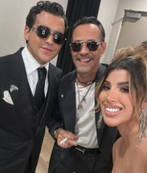 Yahaira Plasencia Instagram - Una noche inolvidable!! 
La Salsa Vive🔥👏🏻🎉

La verdad han sido 3 días que he absorbido tanto de estos grandes !!! 
Más motivada no puedo estar 💪🏻🥺

Stylling @sandramadjdi 
Dress @emasavahl 
Make up @nani_beautyllc 
Hair @susiitv 

@latingrammys @yosoylaindia @sergiogeorge  @marcanthony @nodal 
Maestros!! 👏🏻👏🏻