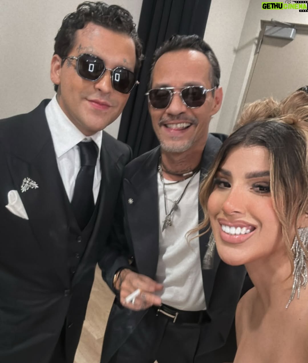 Yahaira Plasencia - 58.9K Likes - Una noche inolvidable!! 
La Salsa Vive🔥👏🏻🎉

La verdad han sido 3 días que he absorbido tanto de estos grandes !!! 
Más motivada no puedo estar 💪🏻🥺

Stylling @sandramadjdi 
Dress @emasavahl 
Make up @nani_beautyllc 
Hair @susiitv 

@latingrammys @yosoylaindia @sergiogeorge  @marcanthony @nodal 
Maestros!! 👏🏻👏🏻