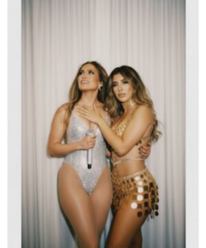Yahaira Plasencia Instagram - Tenía estas fotos guadadas bajo 7 llaves 🔑 
Pero es momento de sacarlas🫣❤️
Los envidiosos dirán que es IA🙄😂

I Love you @jlo❤️ por siempre y para siempre💣