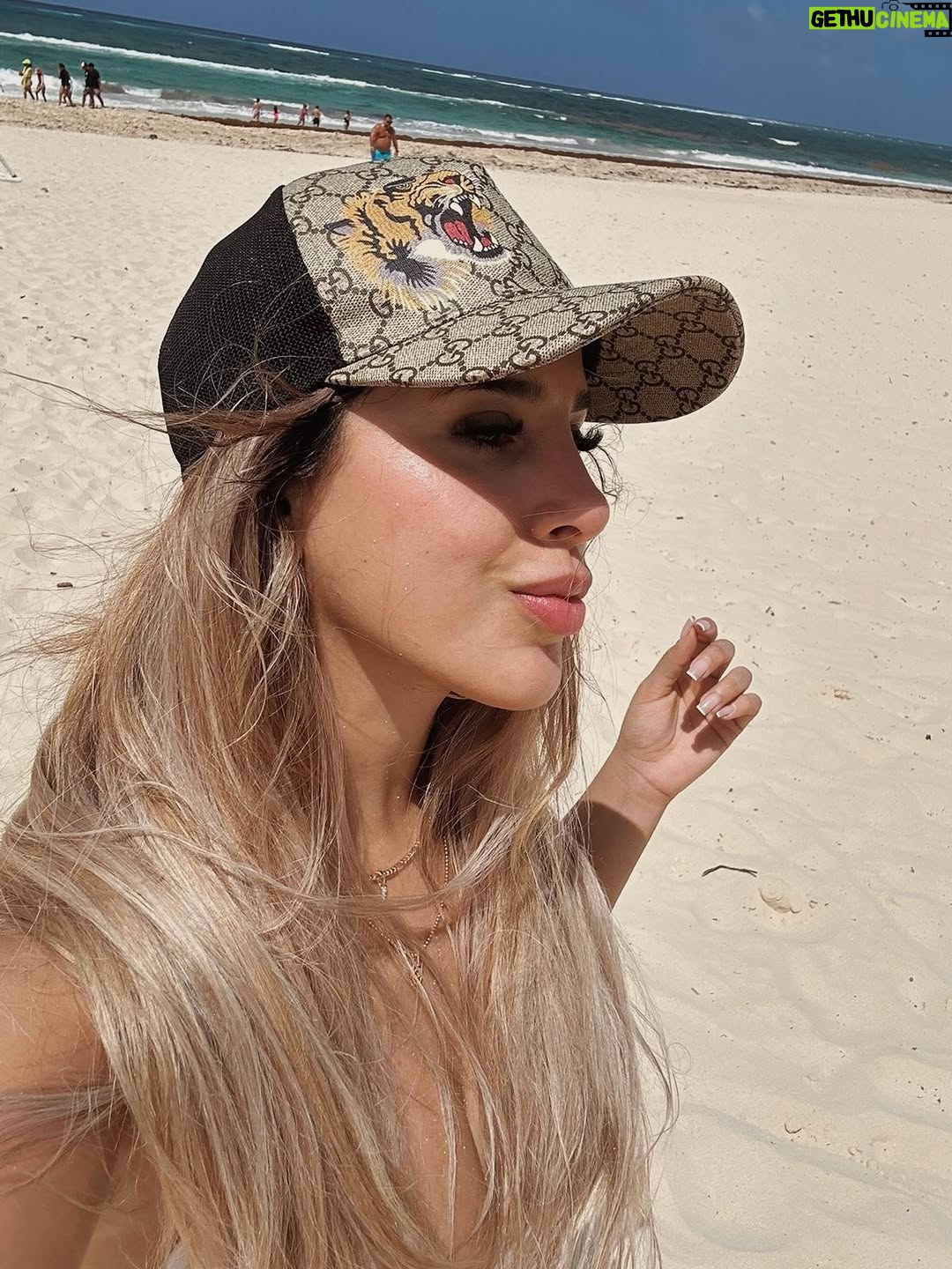 Yahaira Plasencia - 52.7K Likes - Entre el sol, la arena y las buenas vibras ☀️🏖️🌊👙