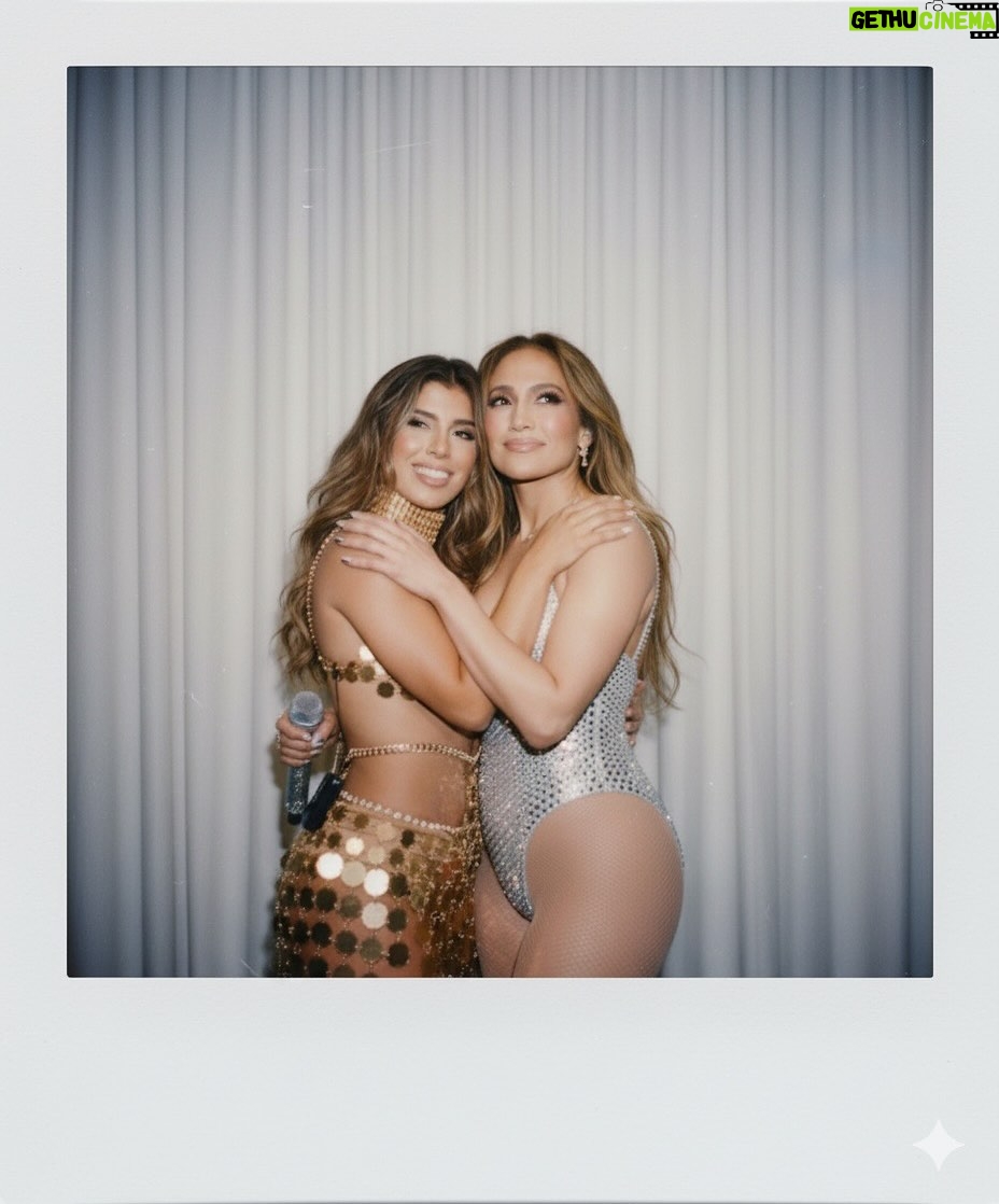 Yahaira Plasencia - 42.8K Likes - Tenía estas fotos guadadas bajo 7 llaves 🔑 
Pero es momento de sacarlas🫣❤️
Los envidiosos dirán que es IA🙄😂

I Love you @jlo❤️ por siempre y para siempre💣