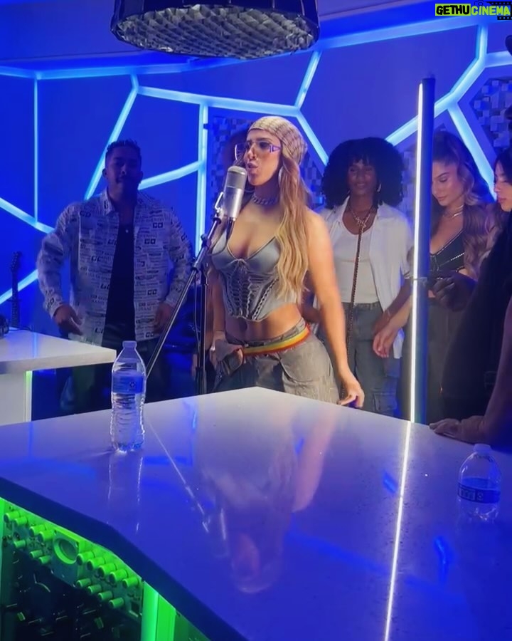Yahaira Plasencia - 25.1K Likes - LA VIDA ES UNA FIESTA 🎉💖🥳
Feliz y agradecida por ser parte de este hit 🔥❤️ cumpliendo sueños de a pocos, con mucho trabajo y esfuerzo se logran grandes cosas 🙏🏽💖🥹
Gracias @sergiogeorge por la oportunidad ✨
disponible en todas las plataformas digitales 
¿Ya la escuchaste? 🥳

#agradecida #musica #salsaurbana #hit #wisin #yahairaplasencia #sergiogeorge