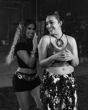 Yahaira Plasencia Instagram - “Las Mujeres también se equivocan” ft. @yahairaplasencia ya está disponible en todas las plataformas digitales!! 😍🫶

🇵🇪 & 🇦🇷 unidos en esta canción ❤️

📸 @baezer