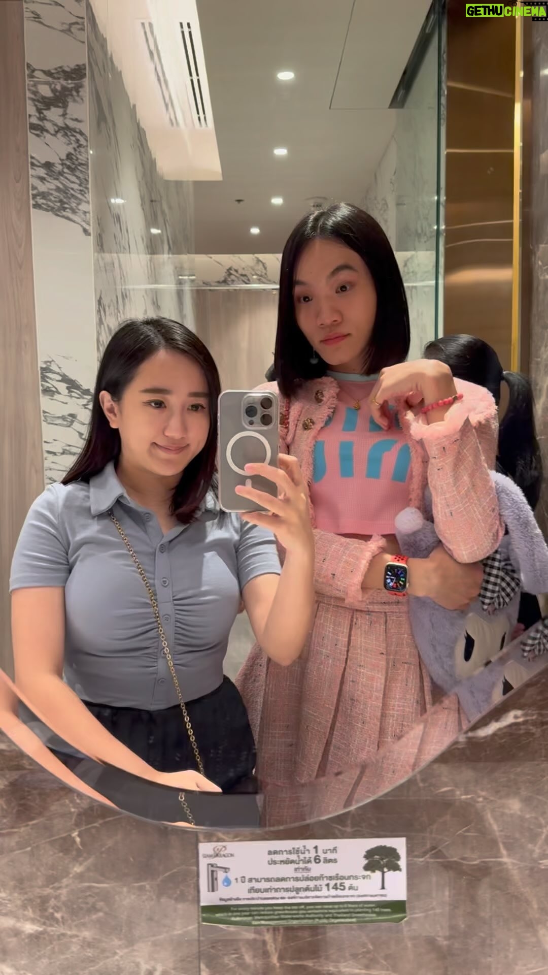 Yang Bao Bei - 22.2K Likes - 女厕所