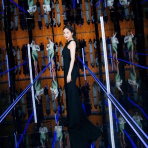 Yang Mi Instagram - 美好梦幻的夜晚♥️♥️♥️ #TheNightIsYours