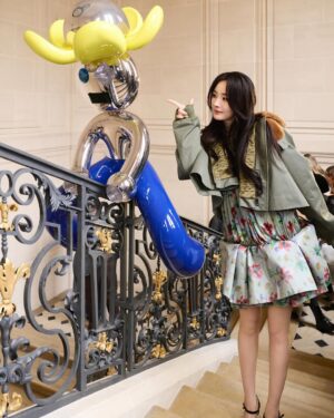 Yang Mi Instagram - 👋🗼@Loewe #loewefw25