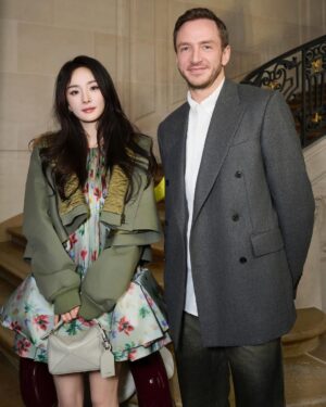 Yang Mi Instagram - 👋🗼@Loewe #loewefw25