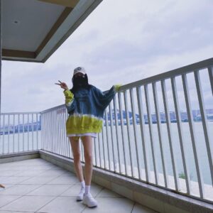 Yang Mi Instagram - 来看我演唱会呀嘻嘻