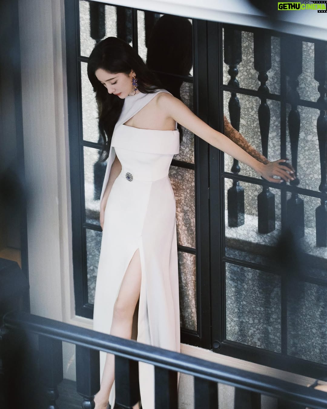 Yang Mi - 90.1K Likes - 成都 ✔️