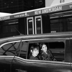 Yang Mi Instagram - 第三次看秀啦～感谢MK的生日惊喜❤️❤️❤️#allaccesskors #jetset