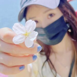 Yang Mi Instagram - 春天的花花～
