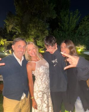 Yanina Latorre Instagram - Mi familia! Los cuatro siempre juntos! Los amo tanto!
FELIZ NAVIDAD 🎄❤️