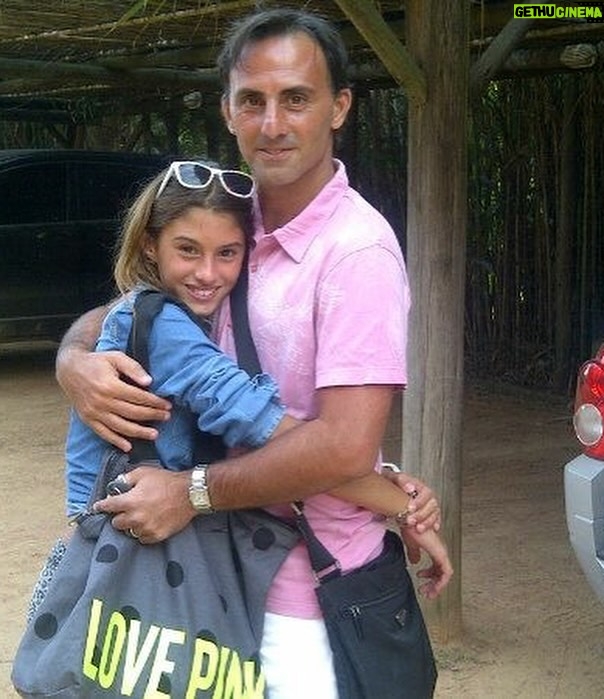 Yanina Latorre - 132.7K Likes - Mi chiquita grande! Ya 24 años! En q momento pasaron…me emociona verte, me emociona ser tu mama! Sos mucho mas de lo q soñe! Seguis siendo esa nena hermosa, siempre contenta, sonriente…y a su vez te convertirte en una gran mujer…responsable, estudiosa, trabajadora, pero por sobre todas las cosas una de las personas mas buenas q conozco. Y eso es lo mas importante! Vos siempre para adelante, q mama esta ahi atras tuyo cuidandote! Se feliz, disfruta! Te amo!
Feliz cumple @lolitalatorre ❤️