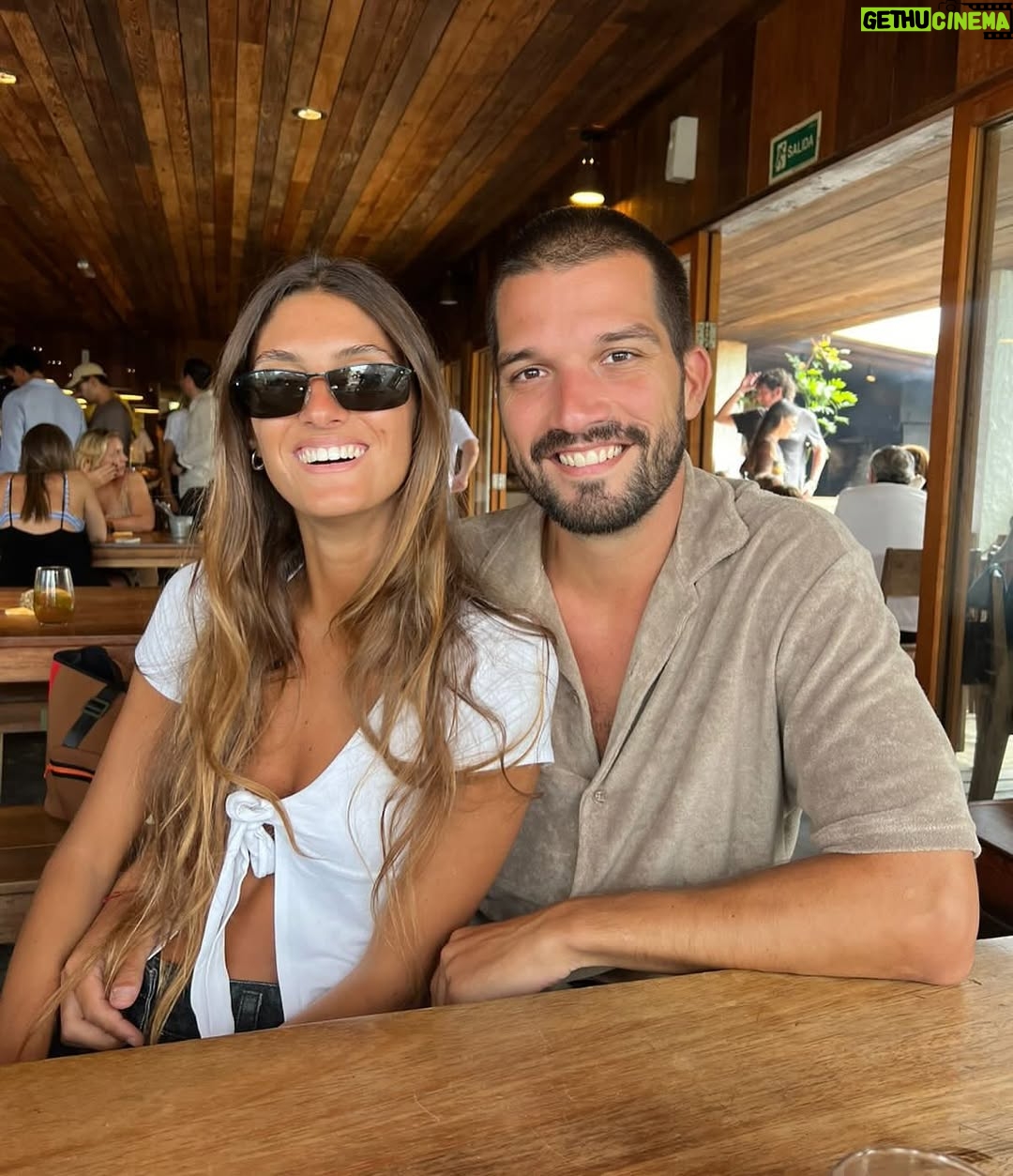 Yanina Latorre - 132.7K Likes - Mi chiquita grande! Ya 24 años! En q momento pasaron…me emociona verte, me emociona ser tu mama! Sos mucho mas de lo q soñe! Seguis siendo esa nena hermosa, siempre contenta, sonriente…y a su vez te convertirte en una gran mujer…responsable, estudiosa, trabajadora, pero por sobre todas las cosas una de las personas mas buenas q conozco. Y eso es lo mas importante! Vos siempre para adelante, q mama esta ahi atras tuyo cuidandote! Se feliz, disfruta! Te amo!
Feliz cumple @lolitalatorre ❤️