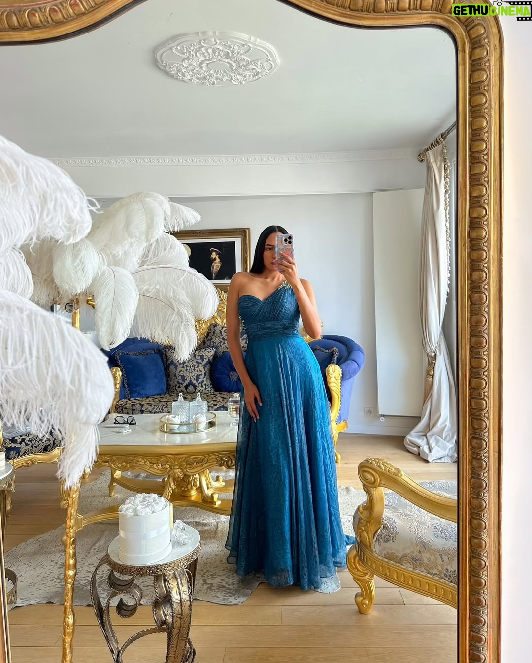 Yarissa - 10.3K Likes - Este podría ser fácilmente el balcón más romántico de Paris por eso se merece un vestido que lo complemente como este que conseguí en @LowDress 😍

Puedes rentar este apartamento escribiendo directamente a @ParisMamour.Rent ❤️🇫🇷 Es mi segunda vez hospedándome aquí y aún siento que sueño despierta 🥹 ¿Quién no amaría un lugar como este?

#Paris #ParisTravel #EiffelTower #Airbnb #Apartment #ParisAirBnb