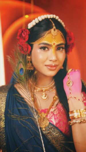 Yashi Tank Instagram - तो प्रेम से बोलिए राधे राधे 🦚🪈🪞
Jewellery @sdrbangles