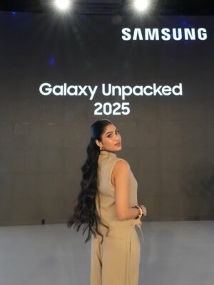 Yashi Tank Instagram - Photo dump from a day that had glam, chaos, and a whole lotta energy.
Delhi came alive at the @samsungindia Unpacked event — and so did the crowd, the creators, and the clicks
Outfit @qua.clothing
Hairstyle @ianshhairstylist
#Samsung #GalaxyZFlip7 #FlexCam #FlexWindow #ImmersiveScreen #UnfoldYourPower #ExploreGalaxy #trendingtechno