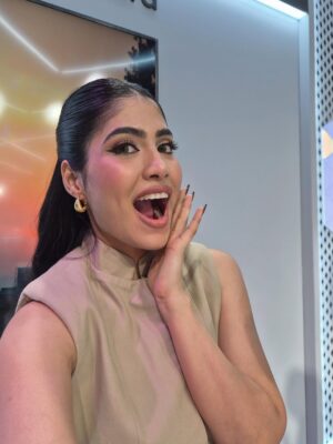 Yashi Tank Instagram - Photo dump from a day that had glam, chaos, and a whole lotta energy.
Delhi came alive at the @samsungindia Unpacked event — and so did the crowd, the creators, and the clicks
Outfit @qua.clothing
Hairstyle @ianshhairstylist
#Samsung #GalaxyZFlip7 #FlexCam #FlexWindow #ImmersiveScreen #UnfoldYourPower #ExploreGalaxy #trendingtechno