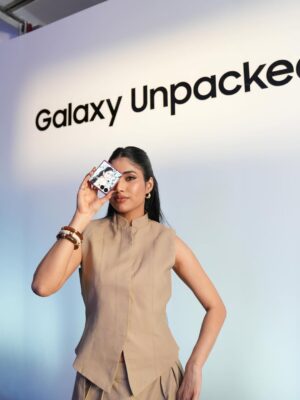Yashi Tank Instagram - Photo dump from a day that had glam, chaos, and a whole lotta energy.
Delhi came alive at the @samsungindia Unpacked event — and so did the crowd, the creators, and the clicks
Outfit @qua.clothing
Hairstyle @ianshhairstylist
#Samsung #GalaxyZFlip7 #FlexCam #FlexWindow #ImmersiveScreen #UnfoldYourPower #ExploreGalaxy #trendingtechno