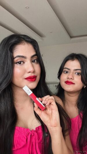 Yashi Tank Instagram - #AD Exploring color theory with my sister with Maybelline Super Stay Matte Ink Lipstick. Matte finish, 16Hr longwear, no transfer guaranteed!
Shades used:
- 80 ruler: Rich berry hue for a statement look.
- 20 pioneer : Vibrant red to brighten any day.
- 70 Amazonian : nude brown for everyday
@maybelline_ind #InkTheTown #MaybellineIndia #MaybellineMakeup #ColorTheory #BoldShades #LongwearLipstick