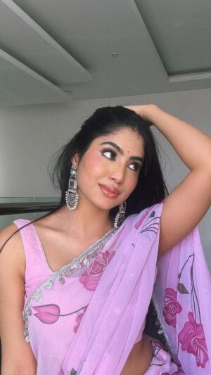 Yashi Tank Instagram - Hona tha pyaar 💞
Saree from @yashuura1