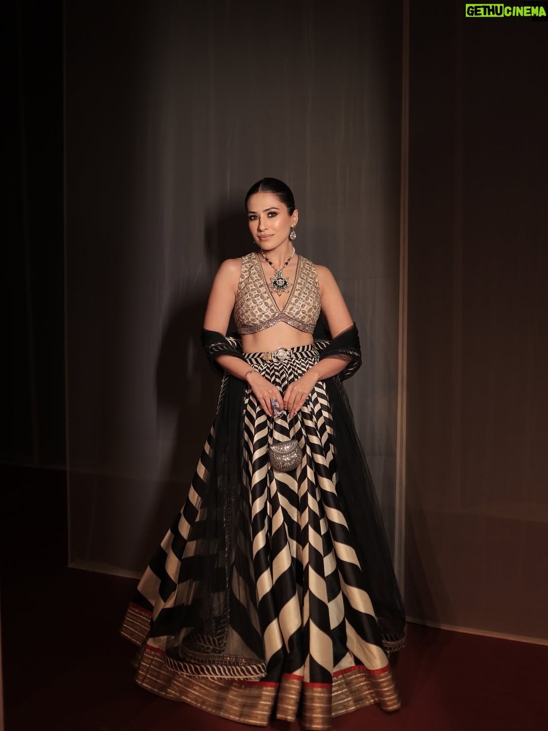 Yashika Khatri - 14.6K Likes - In and for @jjvalaya for the grand finale at @hyundaiindia @fdciofficial India Couture Week 2025 with a showcase that encapsulated 33 magnified years of craftsmanship, royalty and timeless design.

Swipe through to see the magical look we created, jewellery, backstage madness and the stunning showstoppers.

Jewellery Partner @archanaaggarwalofficial 
Makeup & Hair @aishshreyamua 

#jjvalaya #jjvalayacouture #fdci#icw