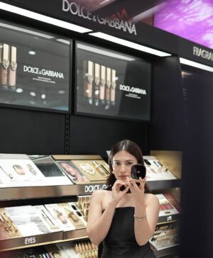 Yashika Khatri Instagram - From Italy, With Love❤️
@dolcegabbana_beauty has landed in India.

Explore Dolce&Gabbana's exquisite makeup at @sephora_india 

#DGBeauty #DGMakeup