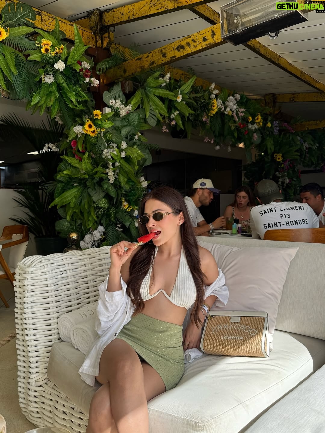 Yashika Khatri - 9.5K Likes - Little bit of this & little bit of that #endofsummer