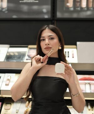 Yashika Khatri Instagram - From Italy, With Love❤️
@dolcegabbana_beauty has landed in India.

Explore Dolce&Gabbana's exquisite makeup at @sephora_india 

#DGBeauty #DGMakeup