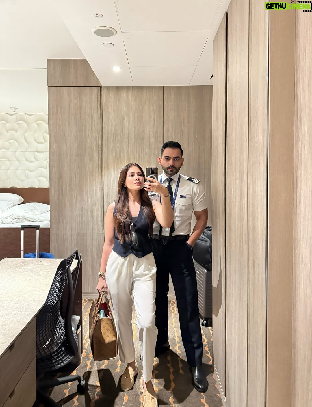 Yashika Khatri - 17.3K Likes - 24 Hours in Singapore 🤍