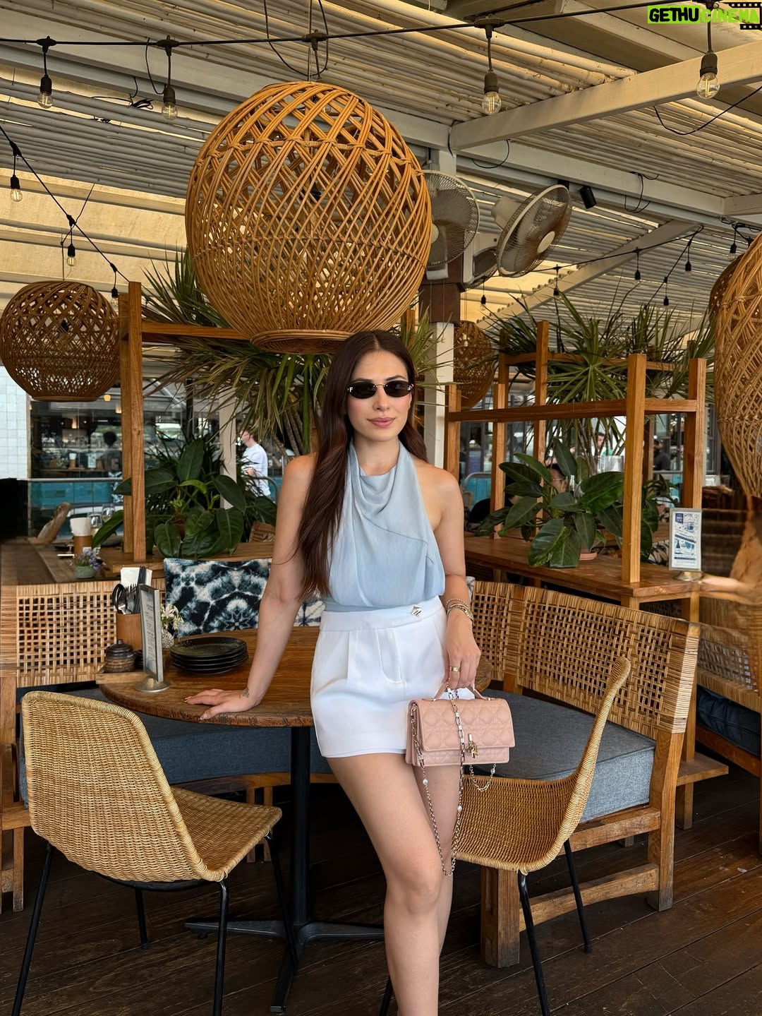 Yashika Khatri - 14.5K Likes - What a lovely, sunny day in Singapore🤍
