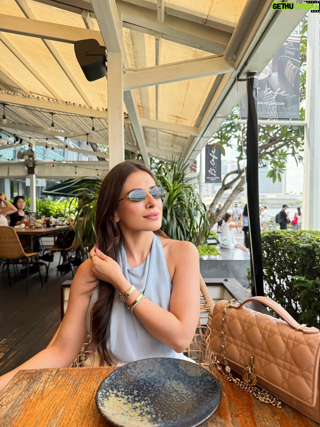 Yashika Khatri - 14.5K Likes - What a lovely, sunny day in Singapore🤍