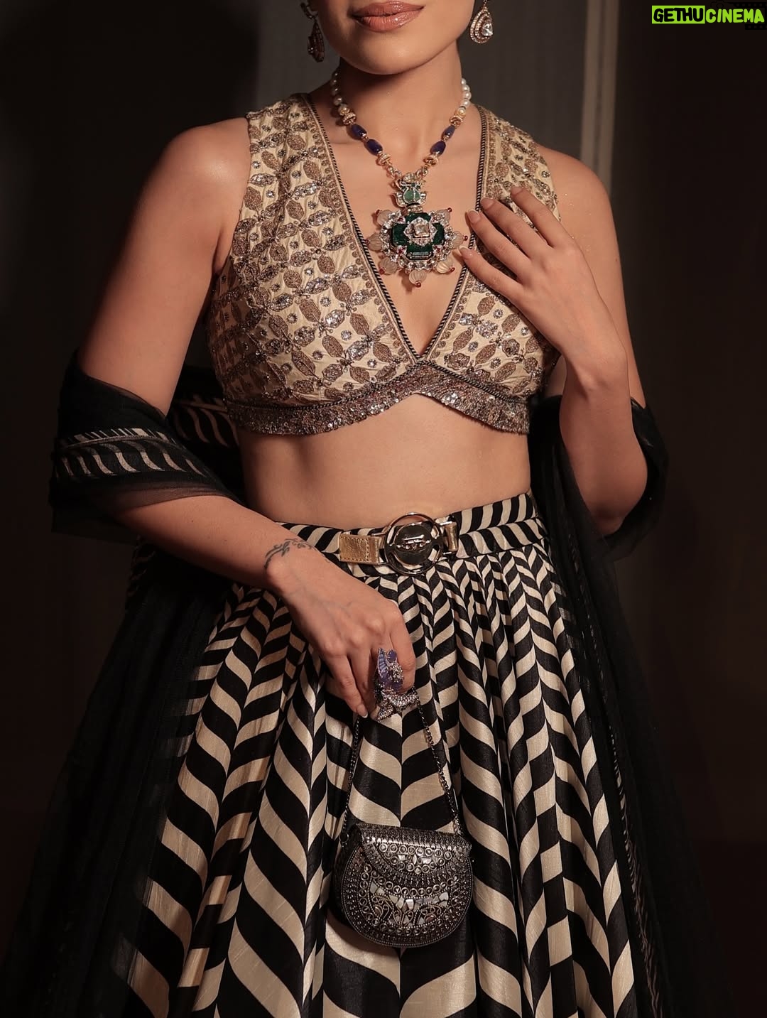 Yashika Khatri - 14.6K Likes - In and for @jjvalaya for the grand finale at @hyundaiindia @fdciofficial India Couture Week 2025 with a showcase that encapsulated 33 magnified years of craftsmanship, royalty and timeless design.

Swipe through to see the magical look we created, jewellery, backstage madness and the stunning showstoppers.

Jewellery Partner @archanaaggarwalofficial 
Makeup & Hair @aishshreyamua 

#jjvalaya #jjvalayacouture #fdci#icw