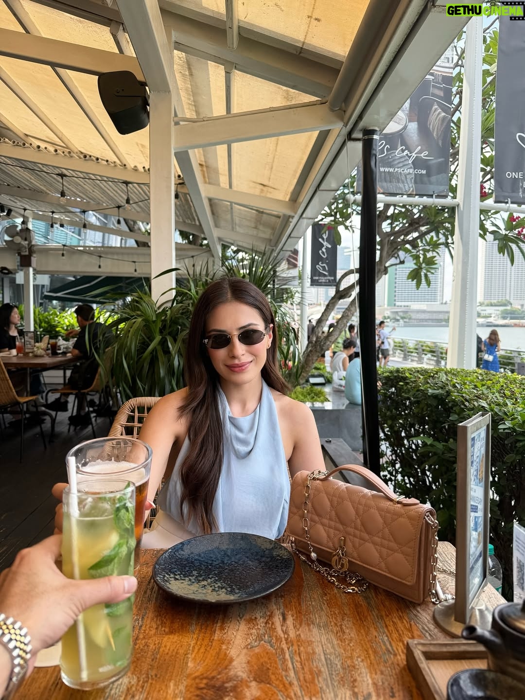 Yashika Khatri - 14.5K Likes - What a lovely, sunny day in Singapore🤍